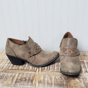 Banana blues booties